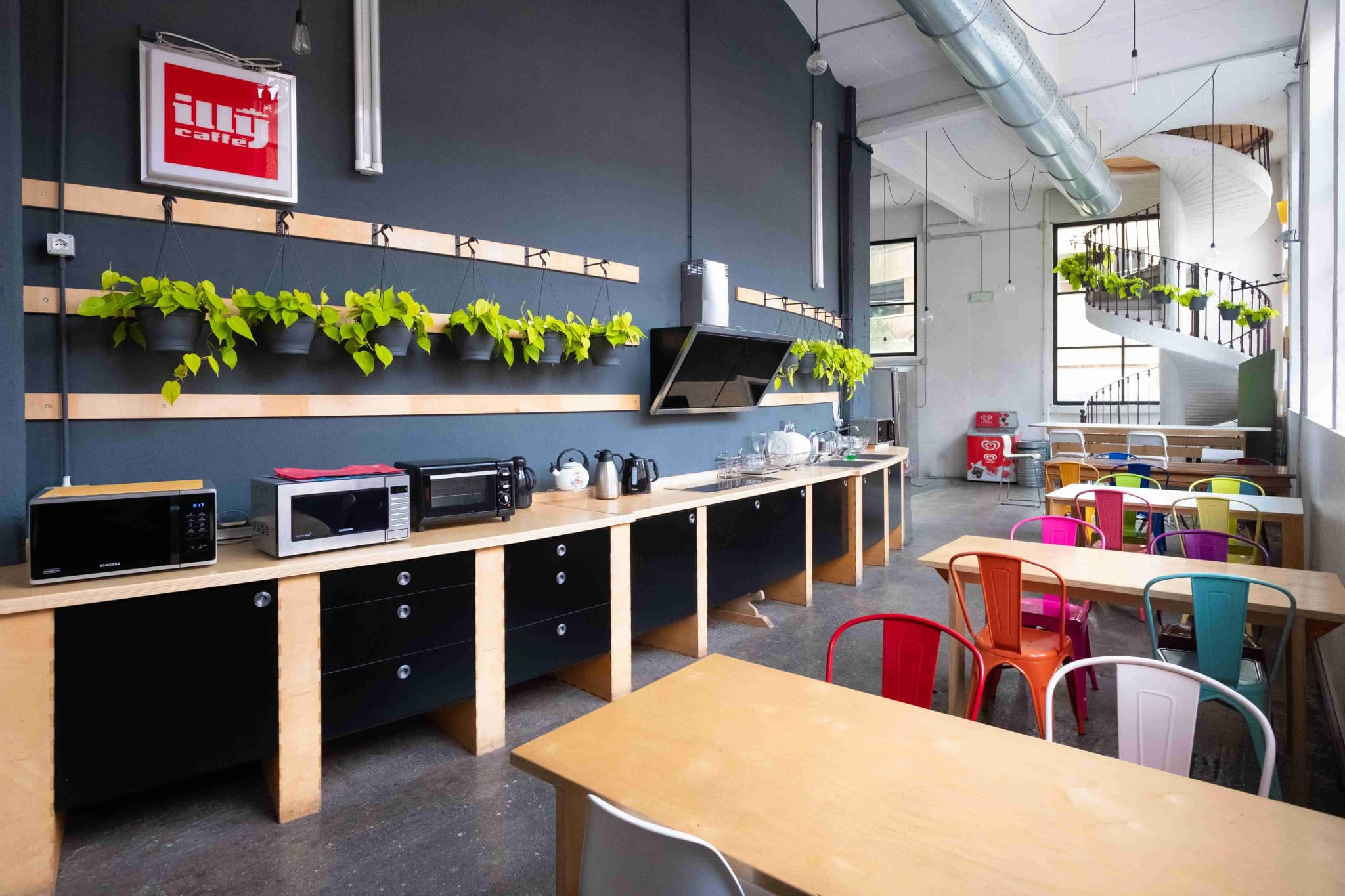 Toolbox interior photo 5