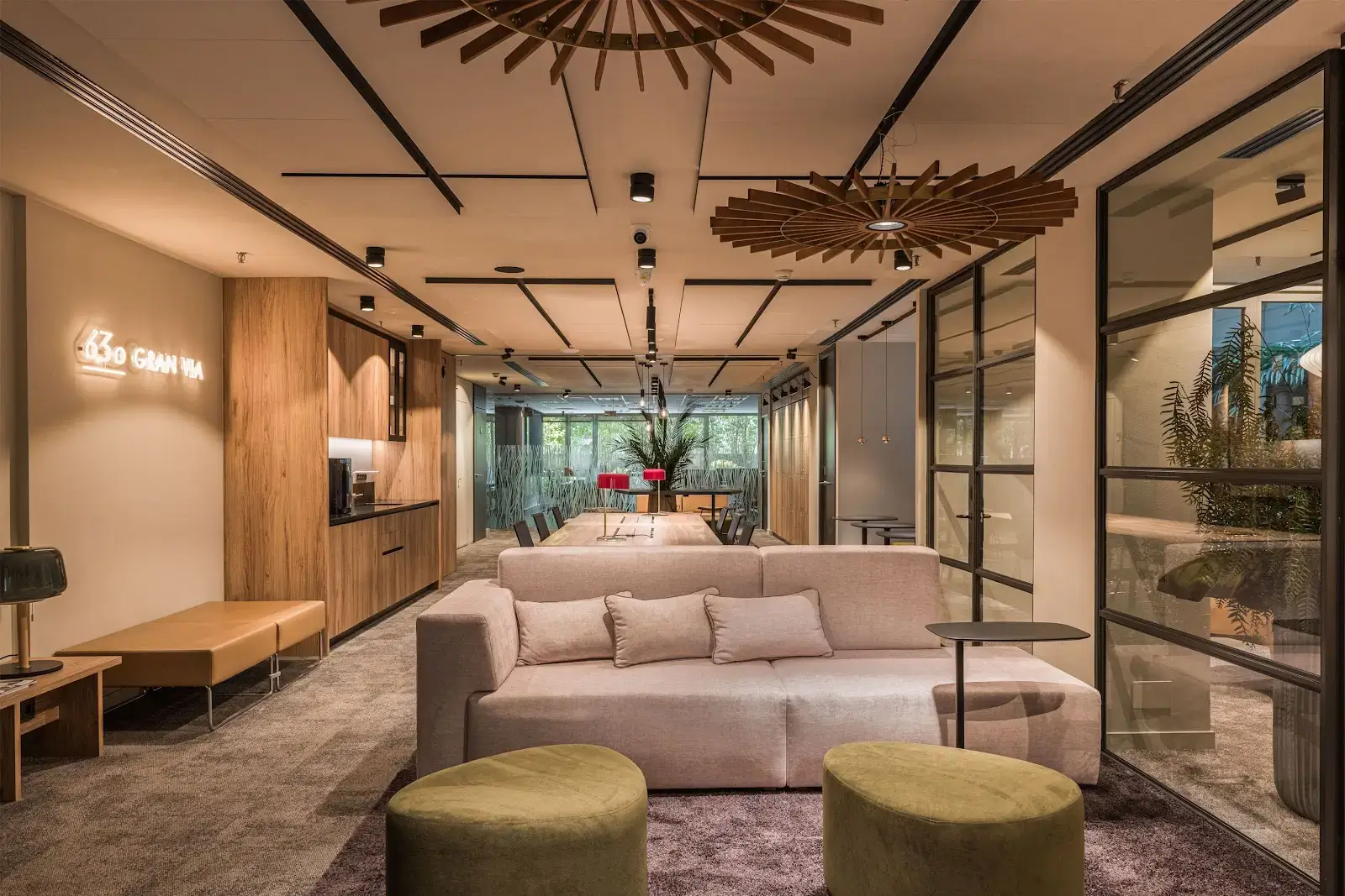 Gran Via Business & Meeting Center interior photo 4