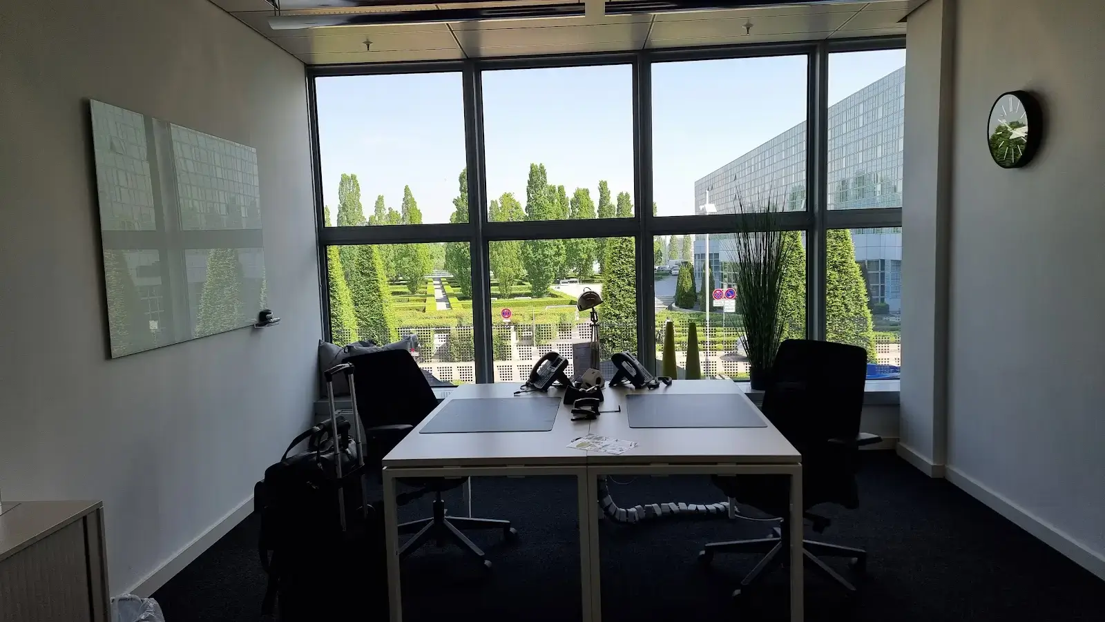 Regus Munich Airport interior photo 10