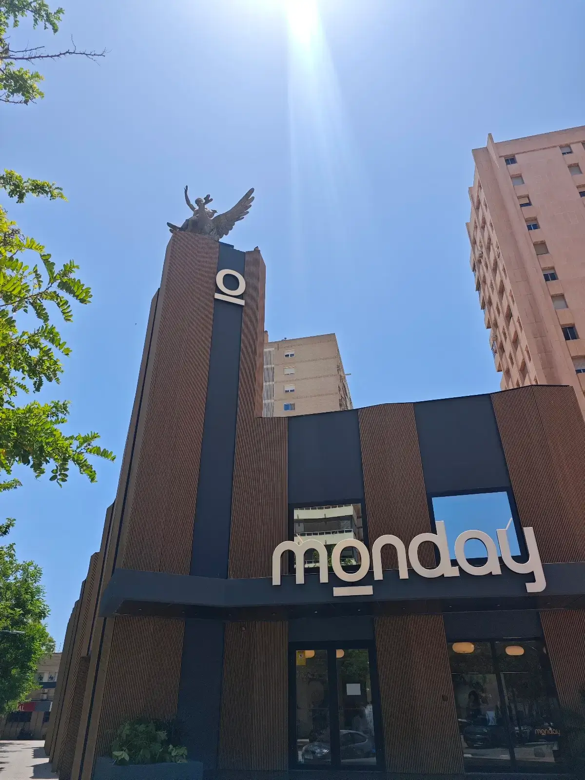 Monday Lehmberg interior photo 6