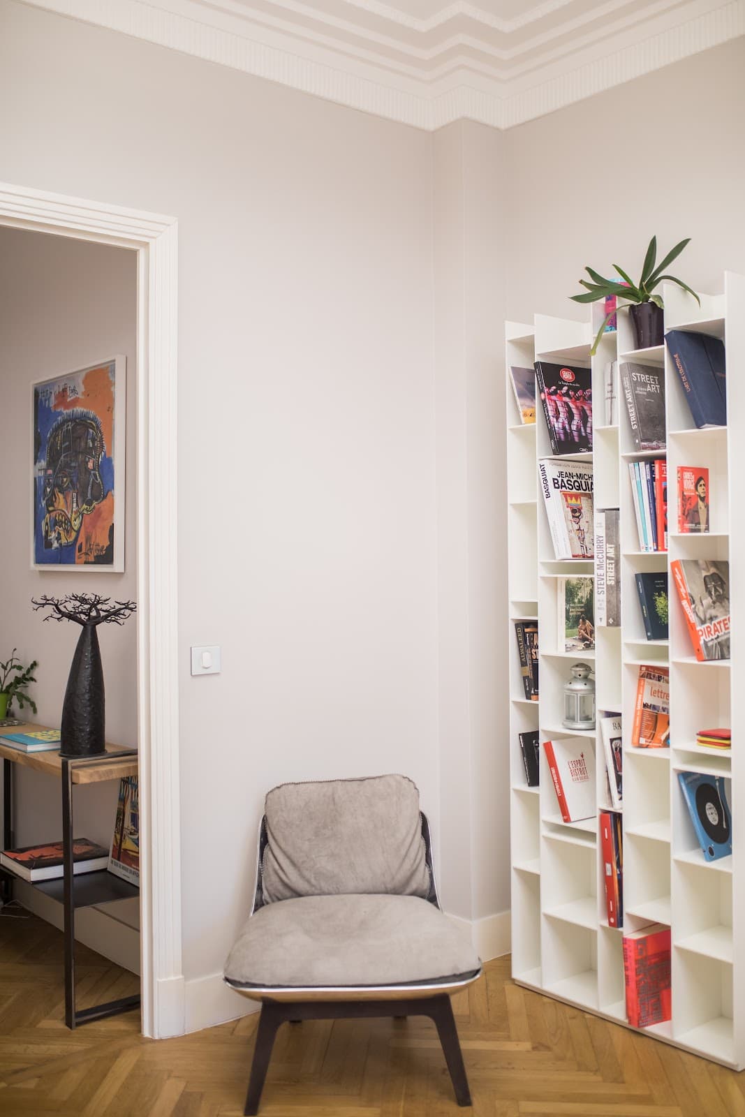 PARADIGM interior photo 7