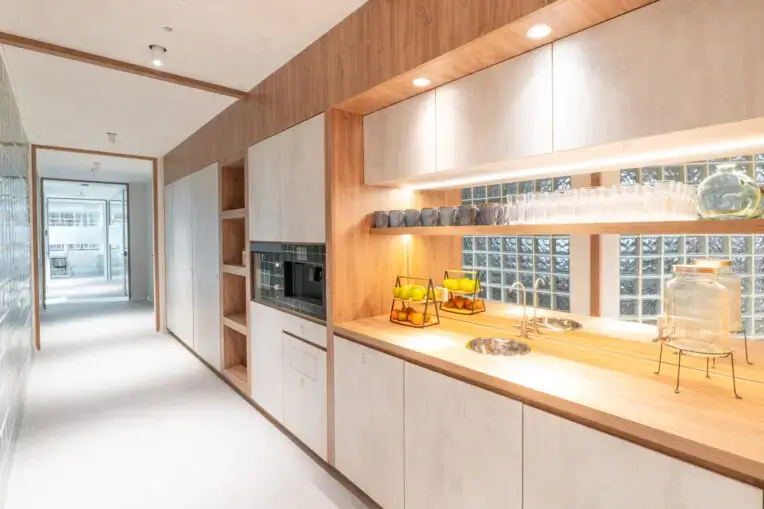 Coworking LOOM Campo de las Naciones interior photo 9