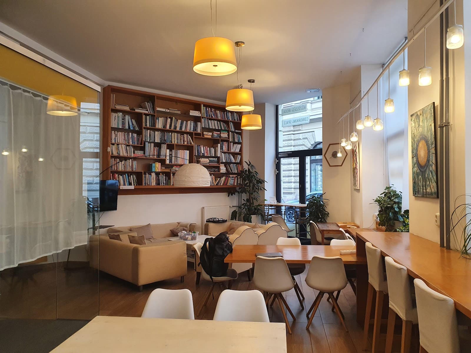 KAPTÁR coworking interior photo 7