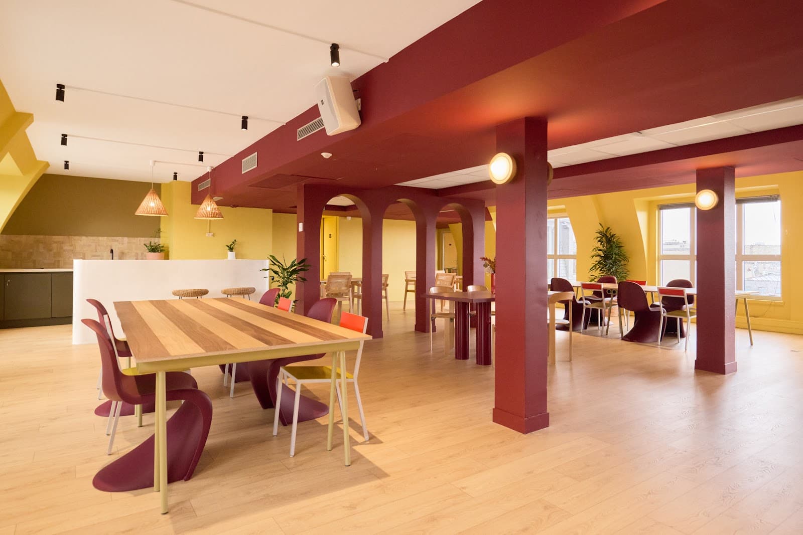 Morning, Bourse interior photo 4