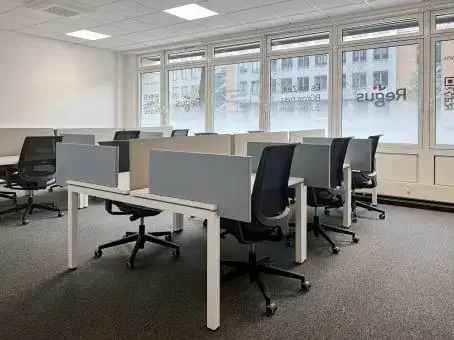 Regus Leipzig Atrium interior photo 3