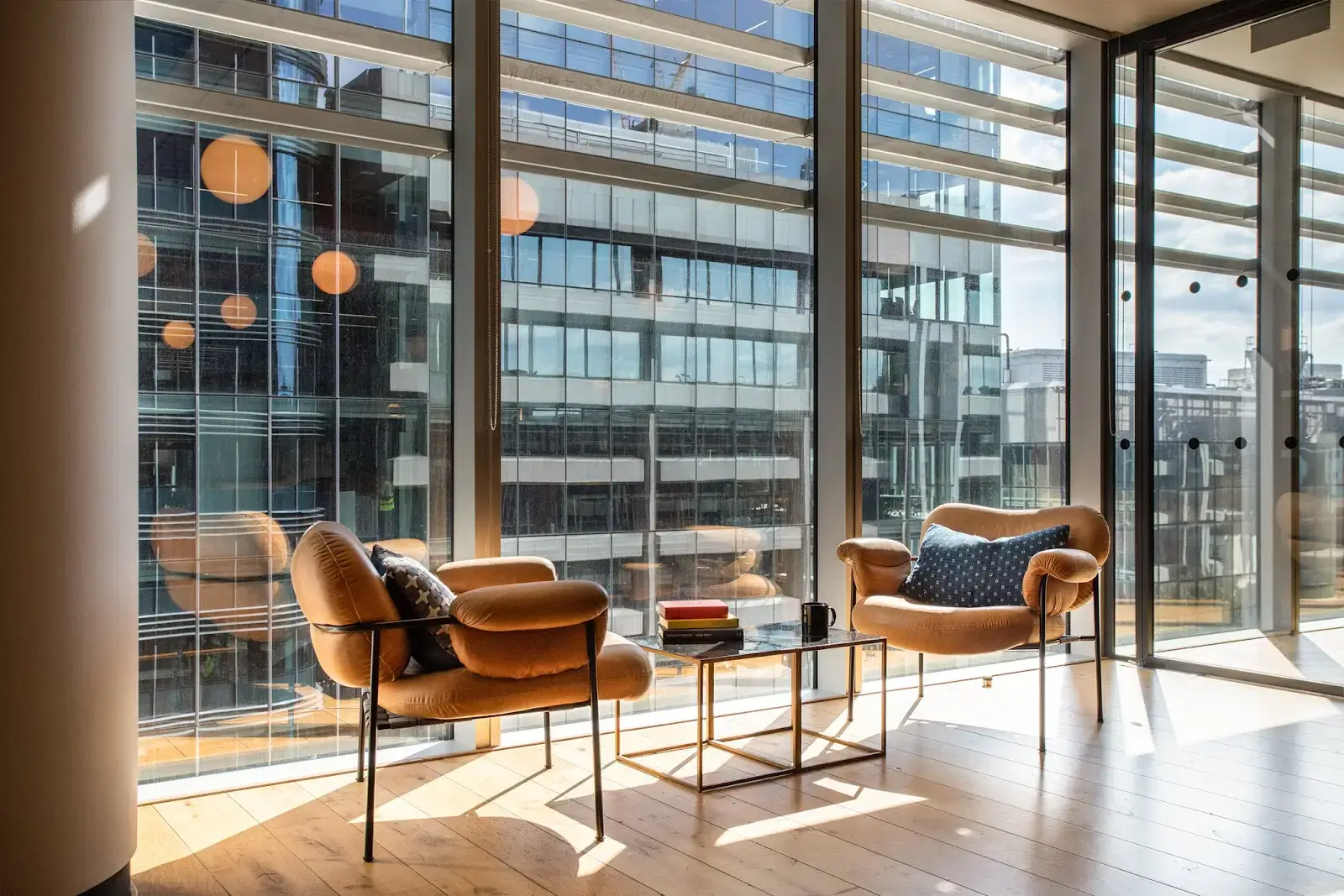 beyond Aldgate Tower interior photo 3