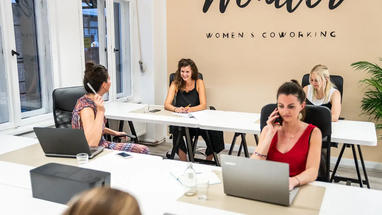 Wonder Coworking interior photo 3