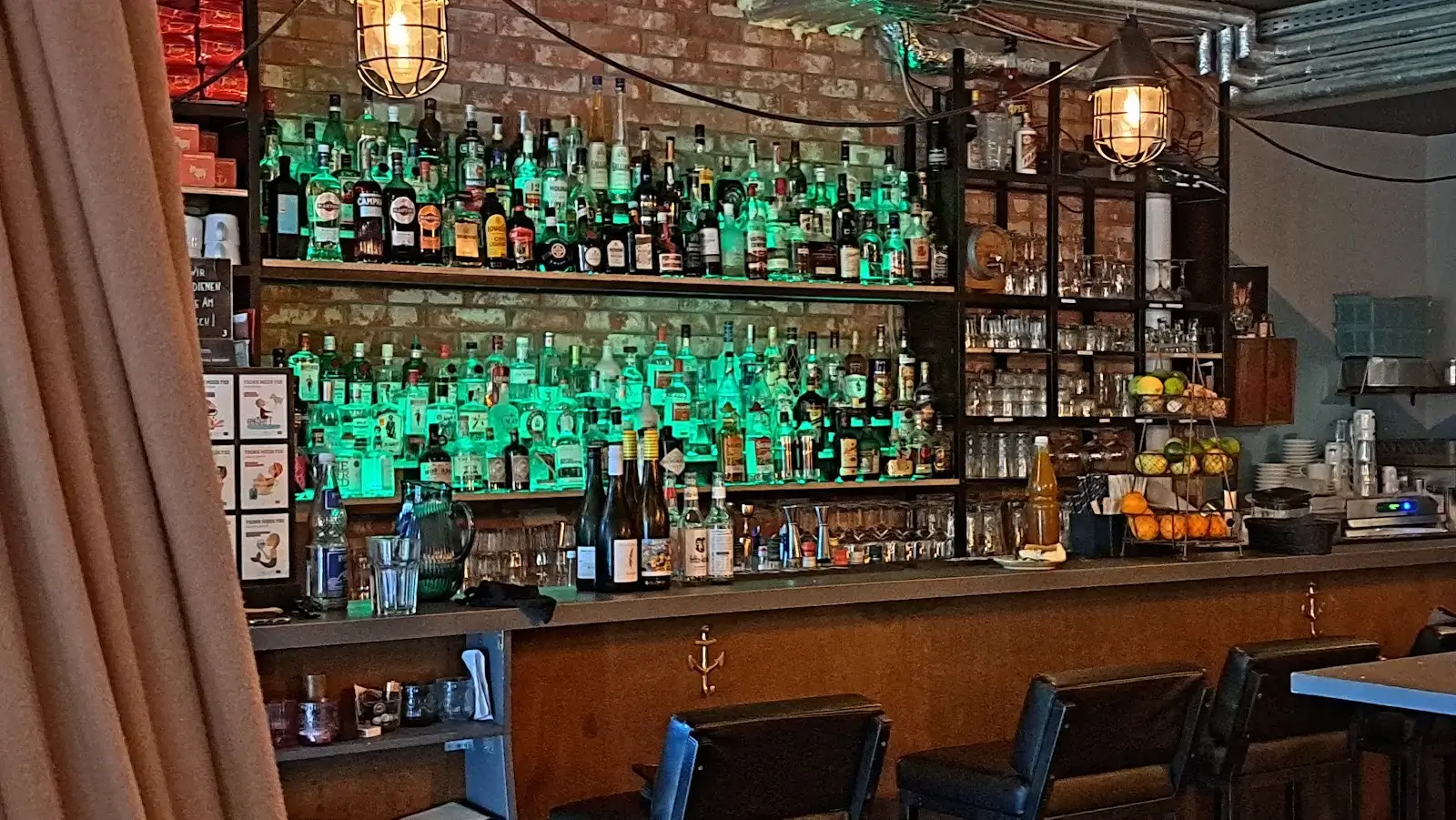 DOCKS interior photo 3