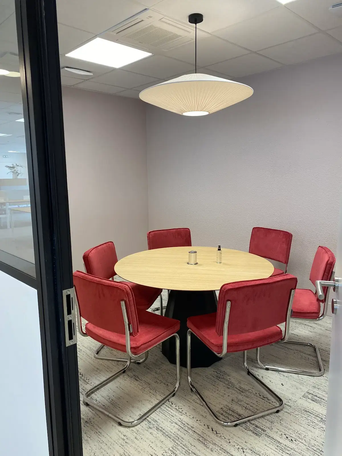 Morning, Faubourg Poissonnière interior photo 8