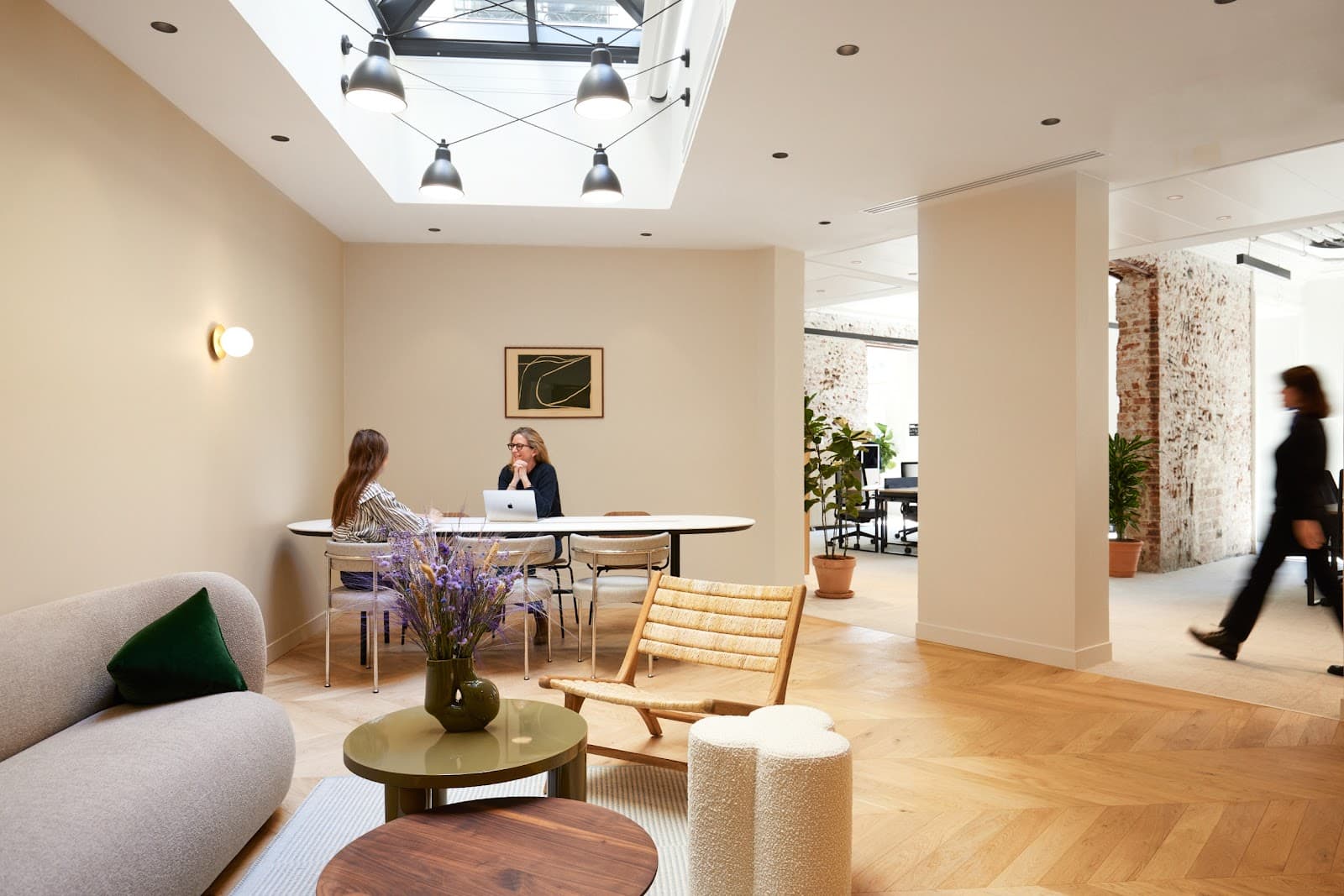 Morning, Beaurepaire interior photo 4