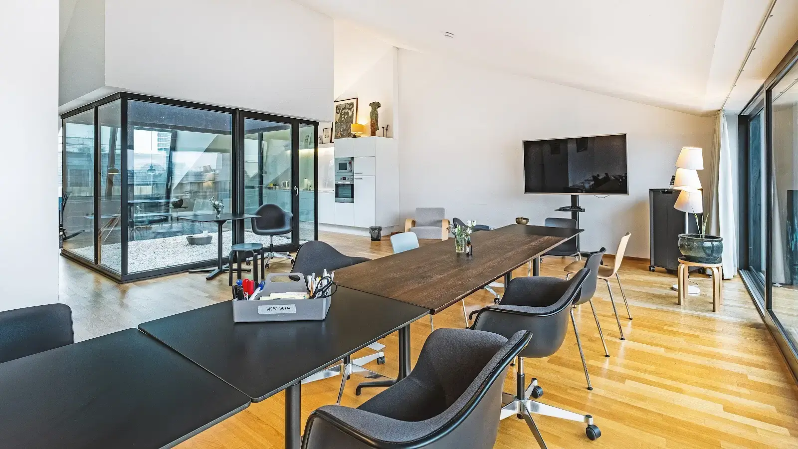 Wertheim Cologne Coworking Space interior photo 2