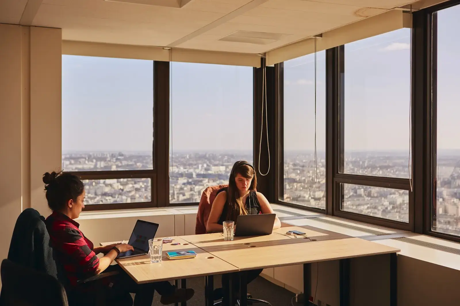 Morning, Montparnasse interior photo 11