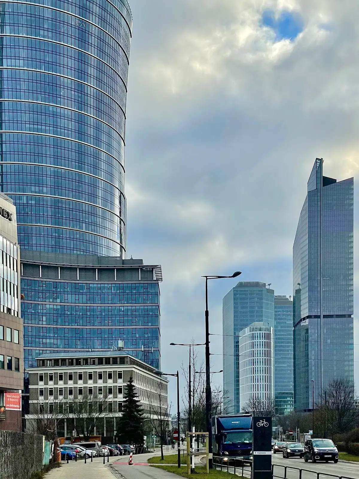 myhive Warsaw Spire interior photo 7