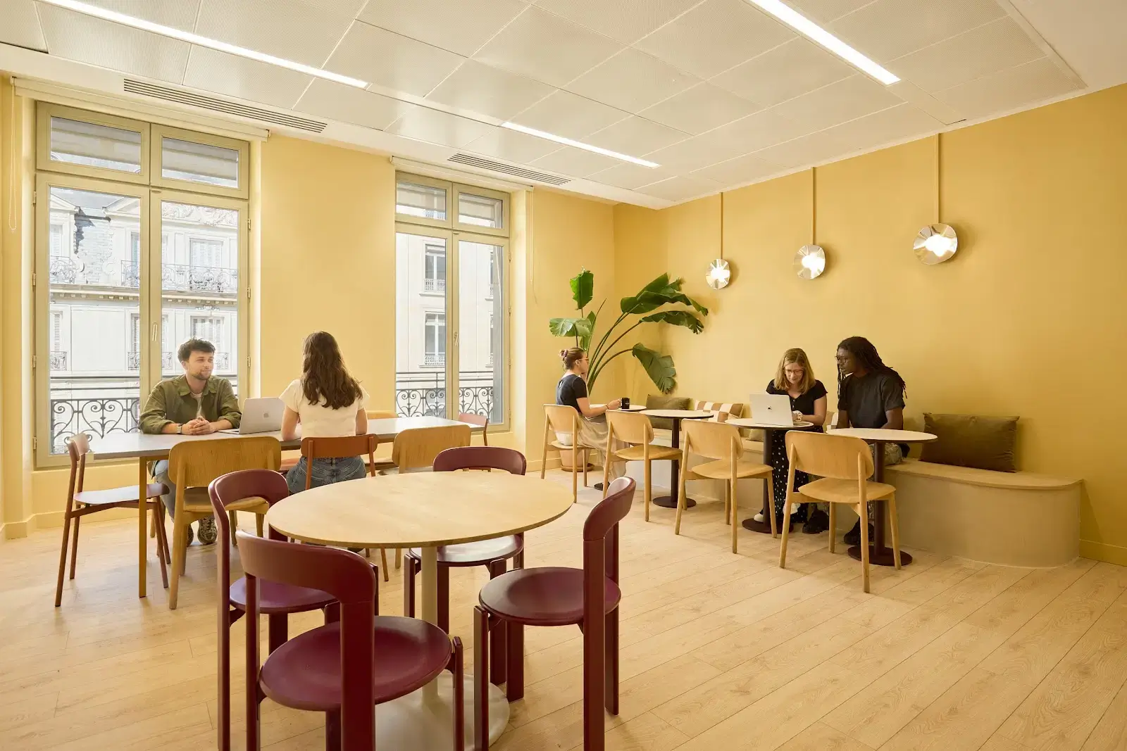 Morning, Général Foy interior photo 2