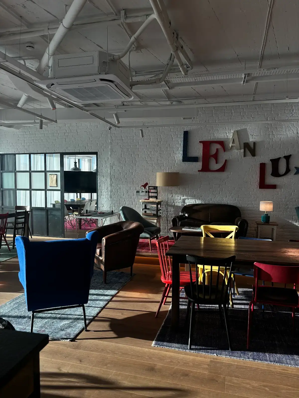 Ruby Ninu Workspaces St. Julians interior photo 2