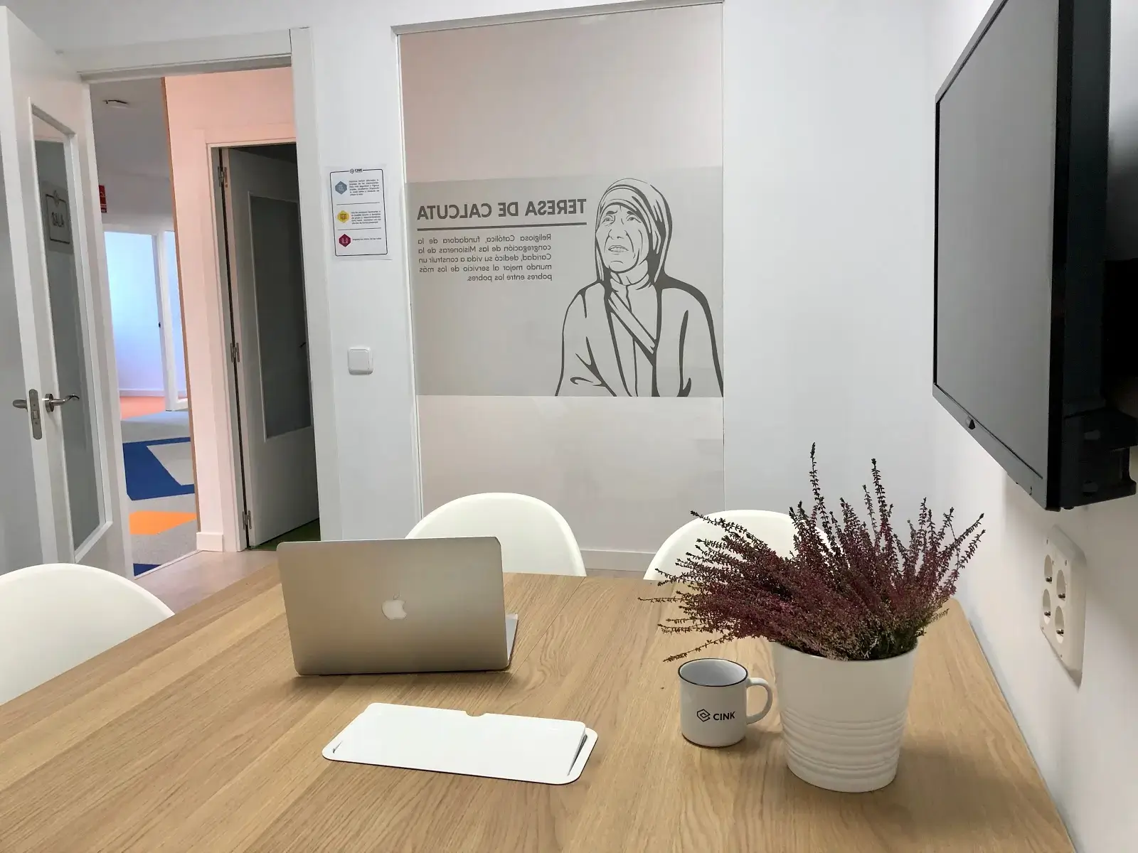 Cink Coworking Manoteras interior photo 3