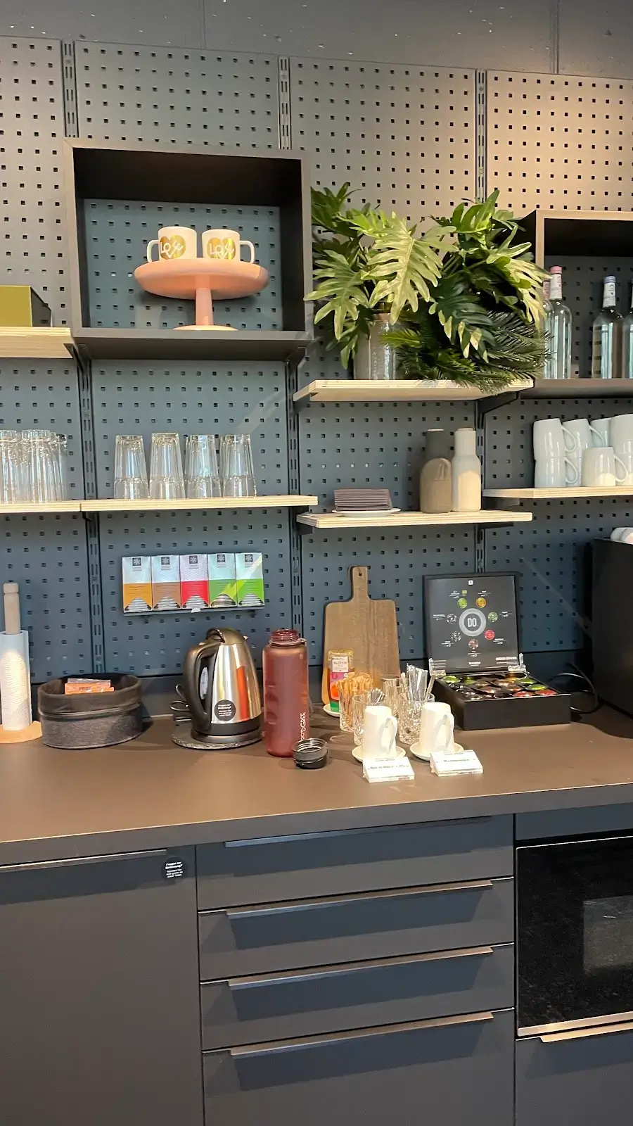 Design Offices Nürnberg Hauptbahnhof interior photo 7