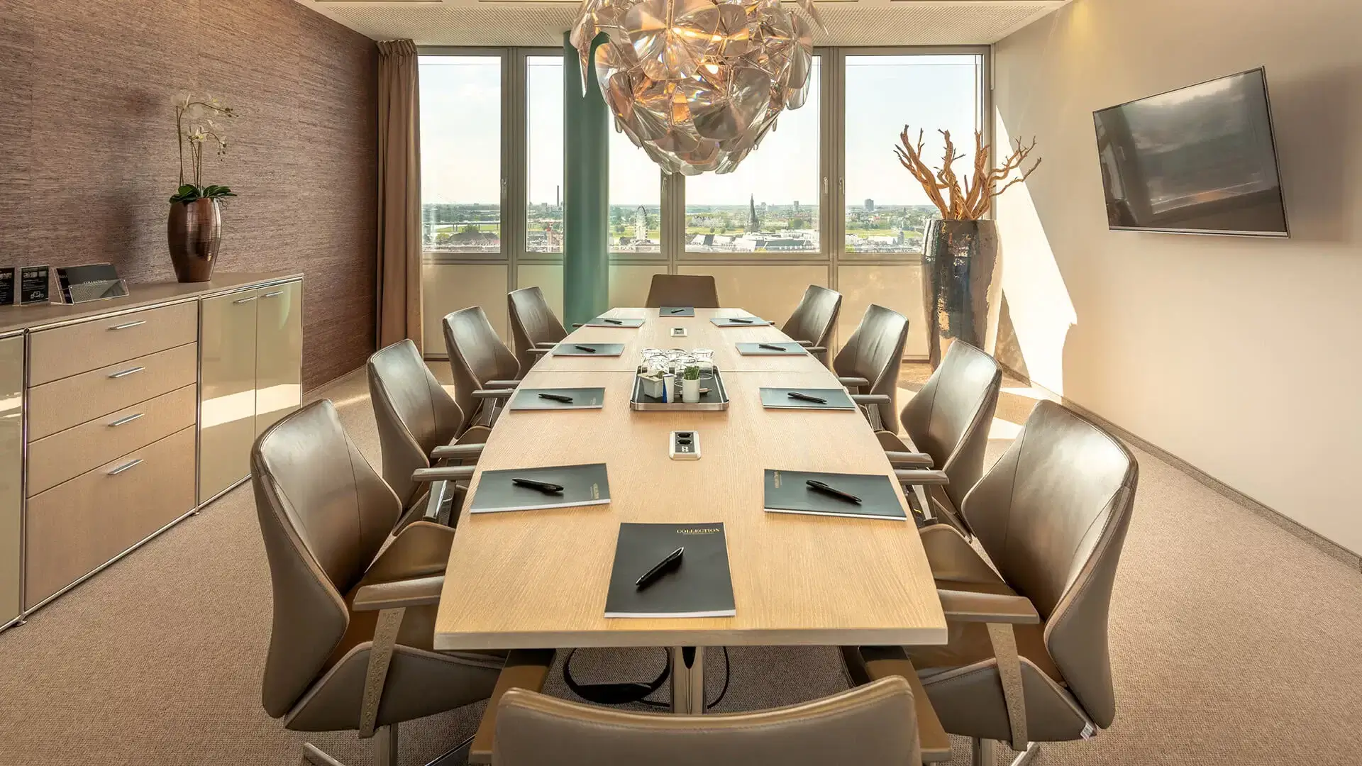 COLLECTION Business Center Düsseldorf Dreischeibenhaus an der Königsallee interior photo 3