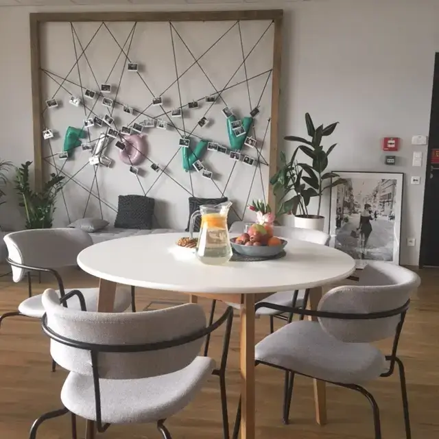 O4 Flow interior photo 3