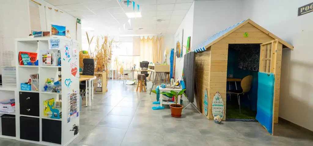 Rayaworx Coworking interior photo 2