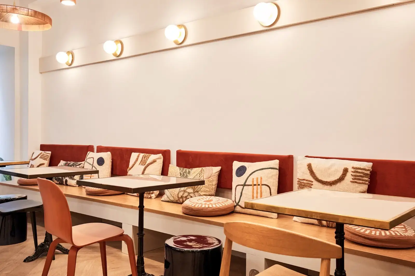 Morning, Cléry interior photo 9