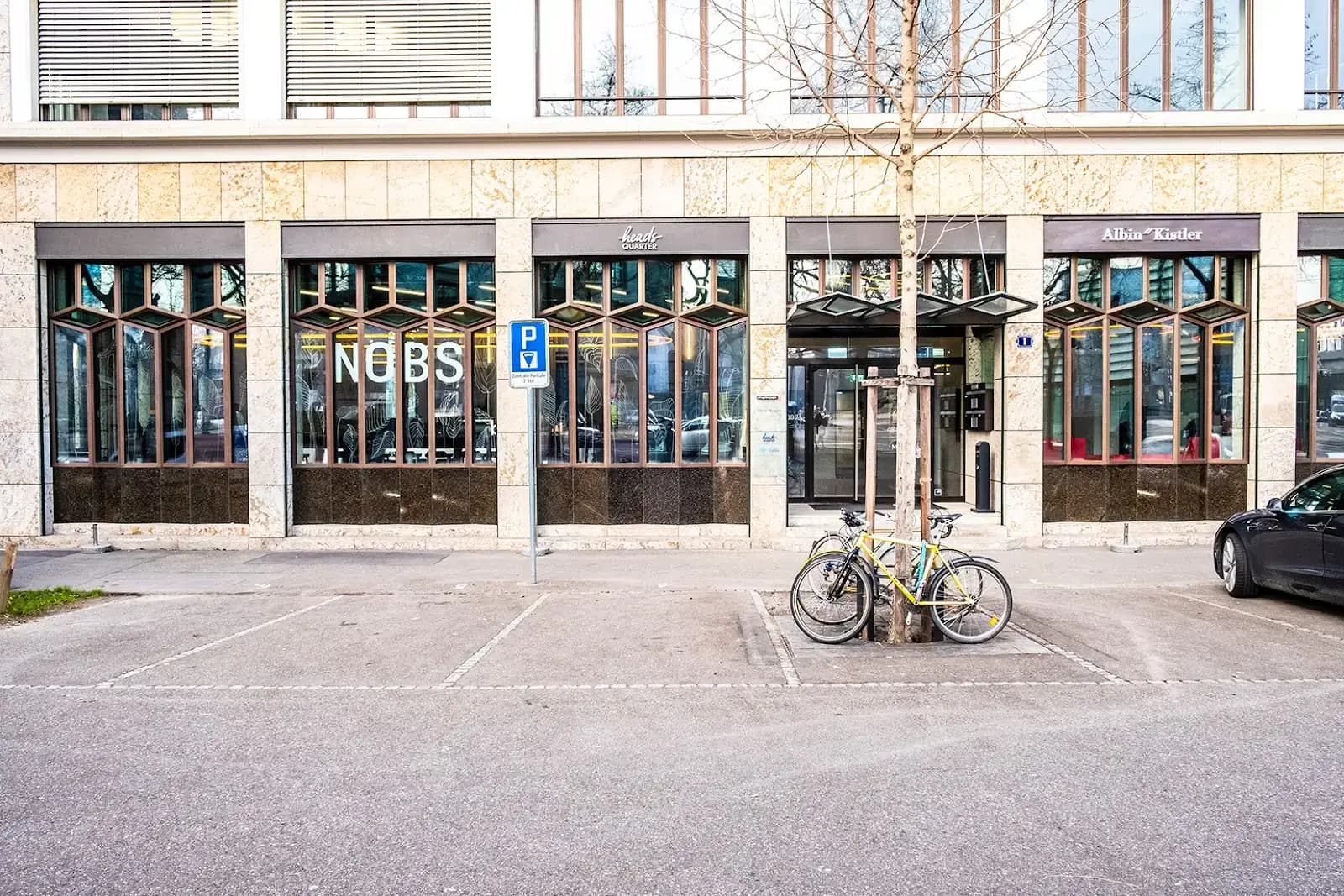 Headsquarter - The Urban interior photo 6