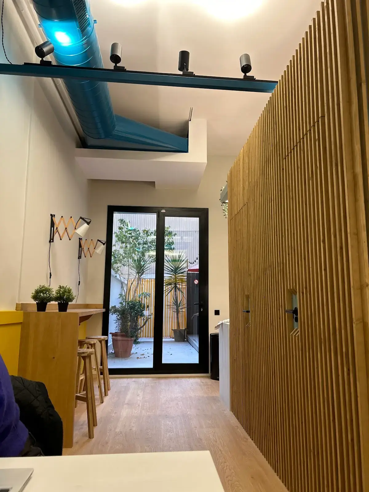 Coworking El Raval interior photo 7