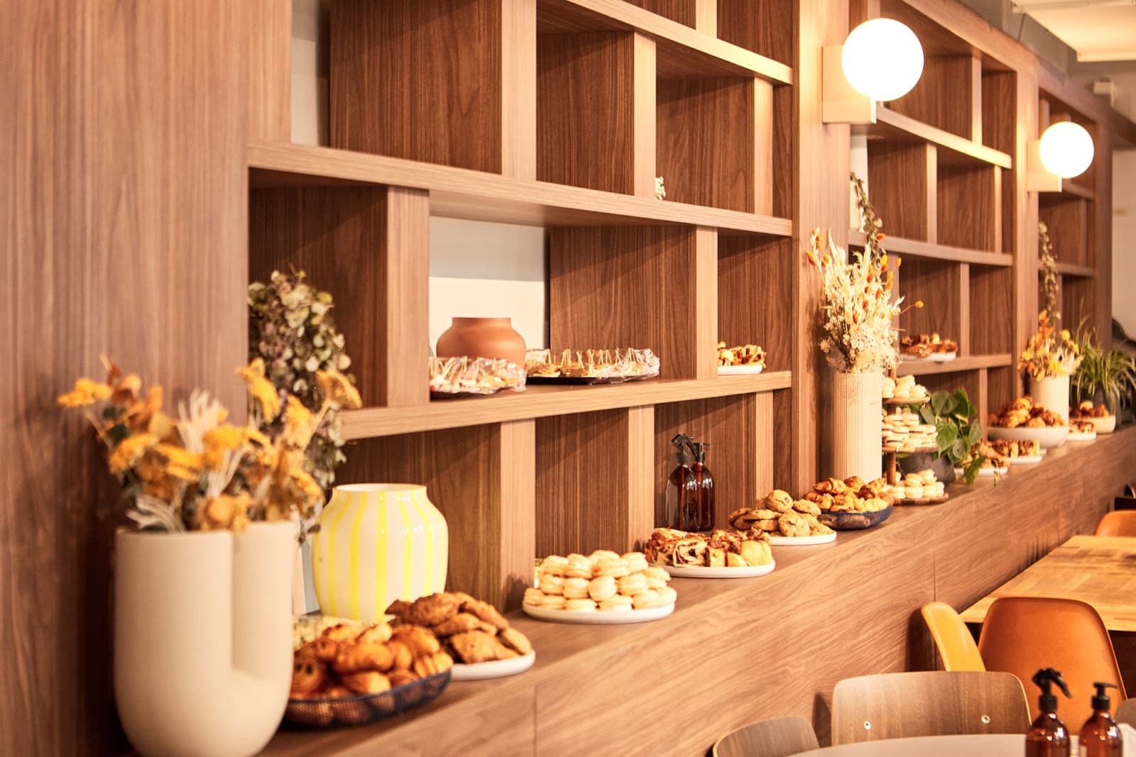 Morning, Petites Écuries interior photo 3