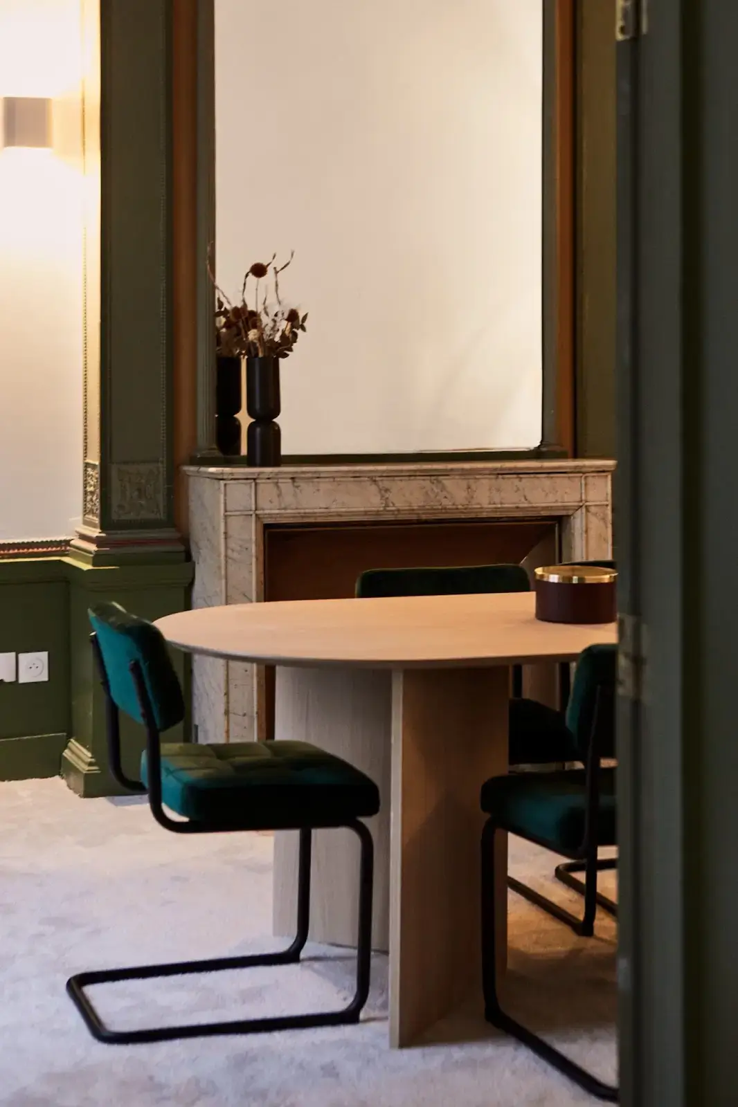 Morning, Cadet interior photo 9