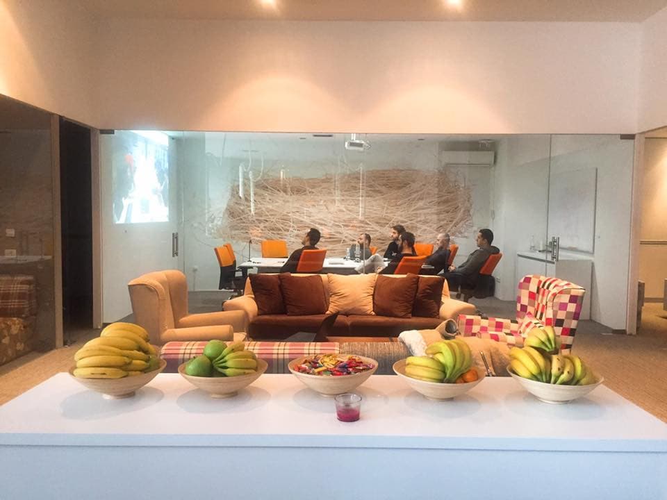 HUB387 interior photo 3