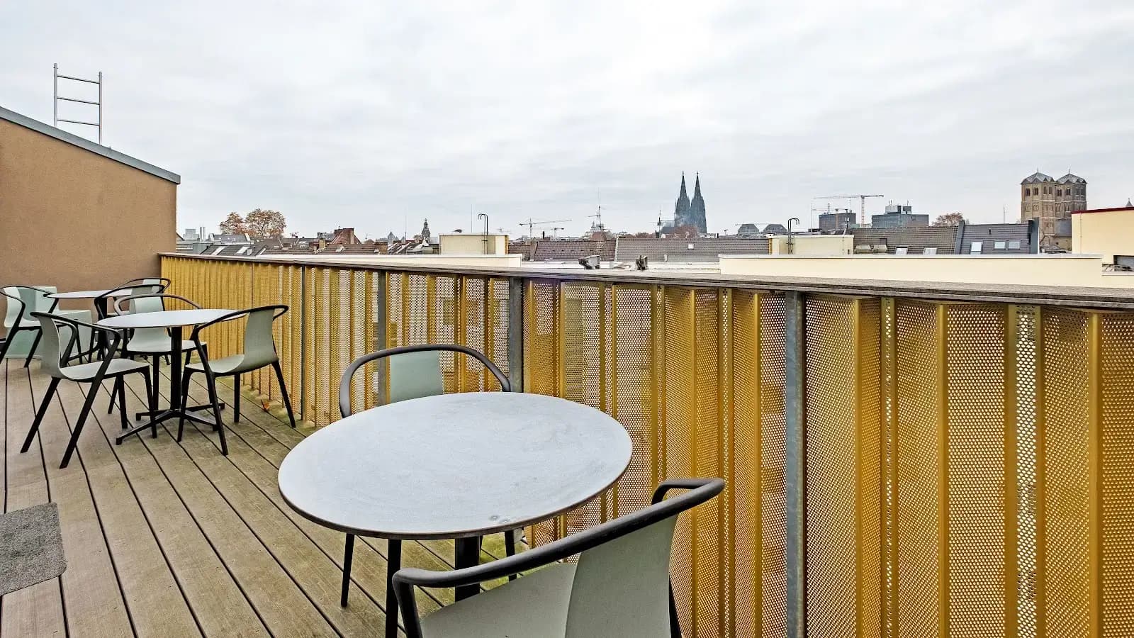 Wertheim Cologne Coworking Space interior photo 7