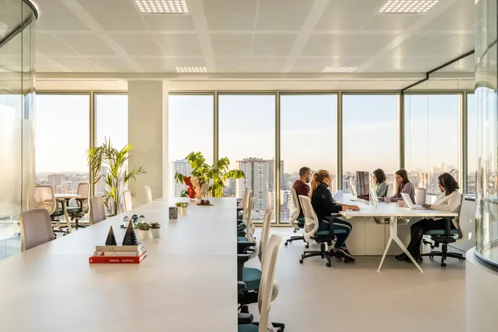 Coworking LOOM Torre Chamartín interior photo 4