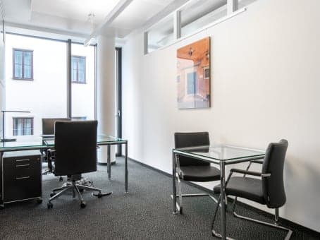 Regus München Staatsoper interior photo 4