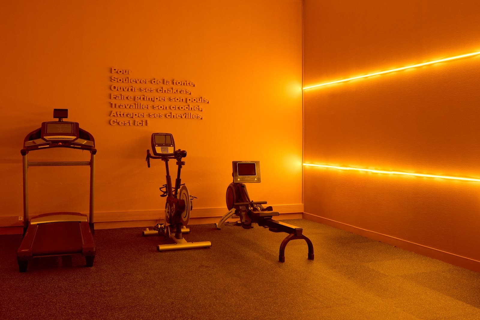 Morning, Bourse interior photo 10