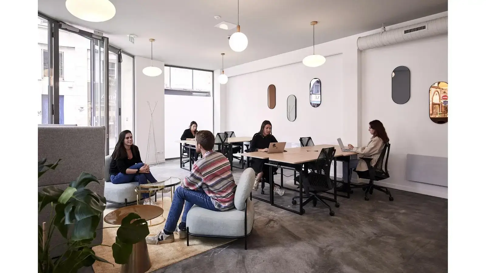 Morning, Dussoubs interior photo 10