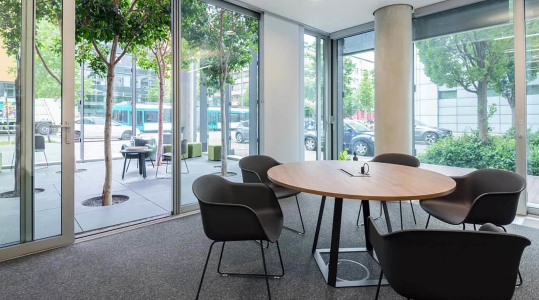 SleevesUp! Frankfurt Gallus interior photo 5