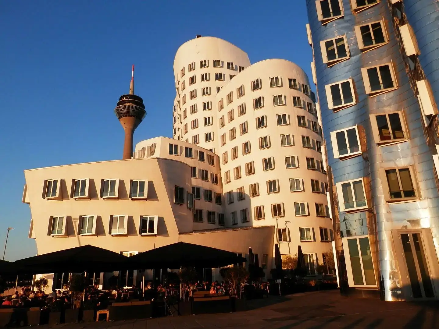 Regus Düsseldorf Neuer Zollhof interior photo 2