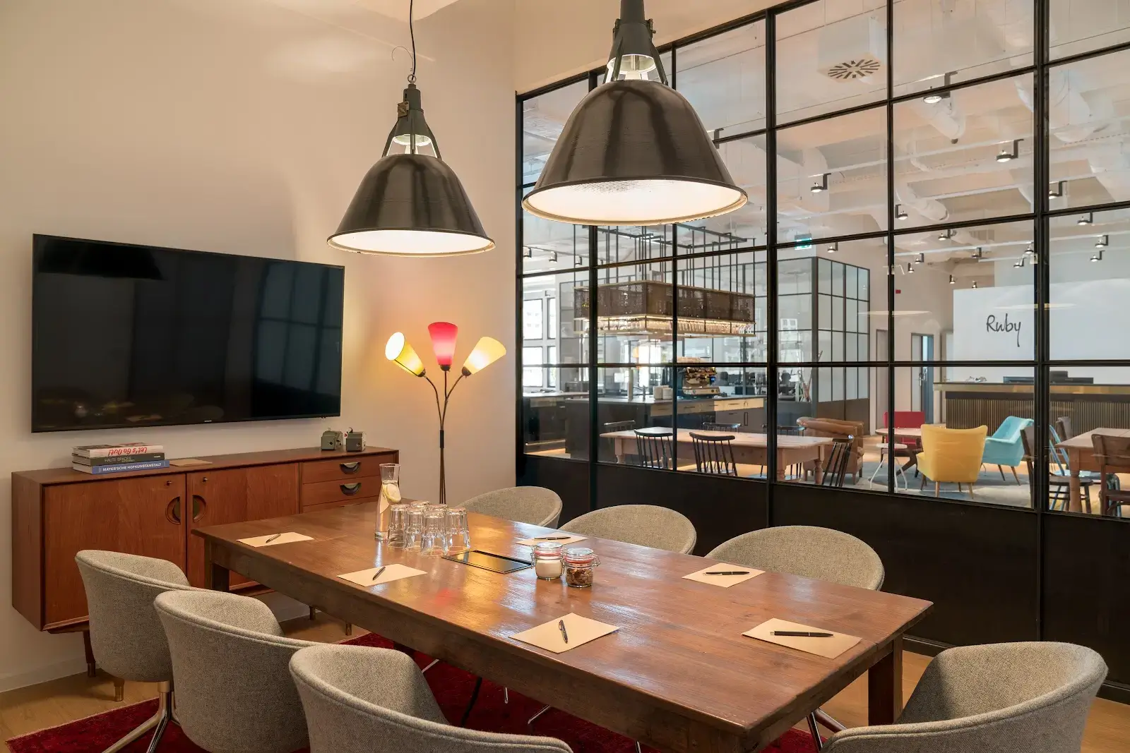 Ruby Leo Workspaces Munich interior photo 7