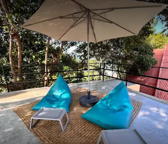 Inner Space interior photo 2