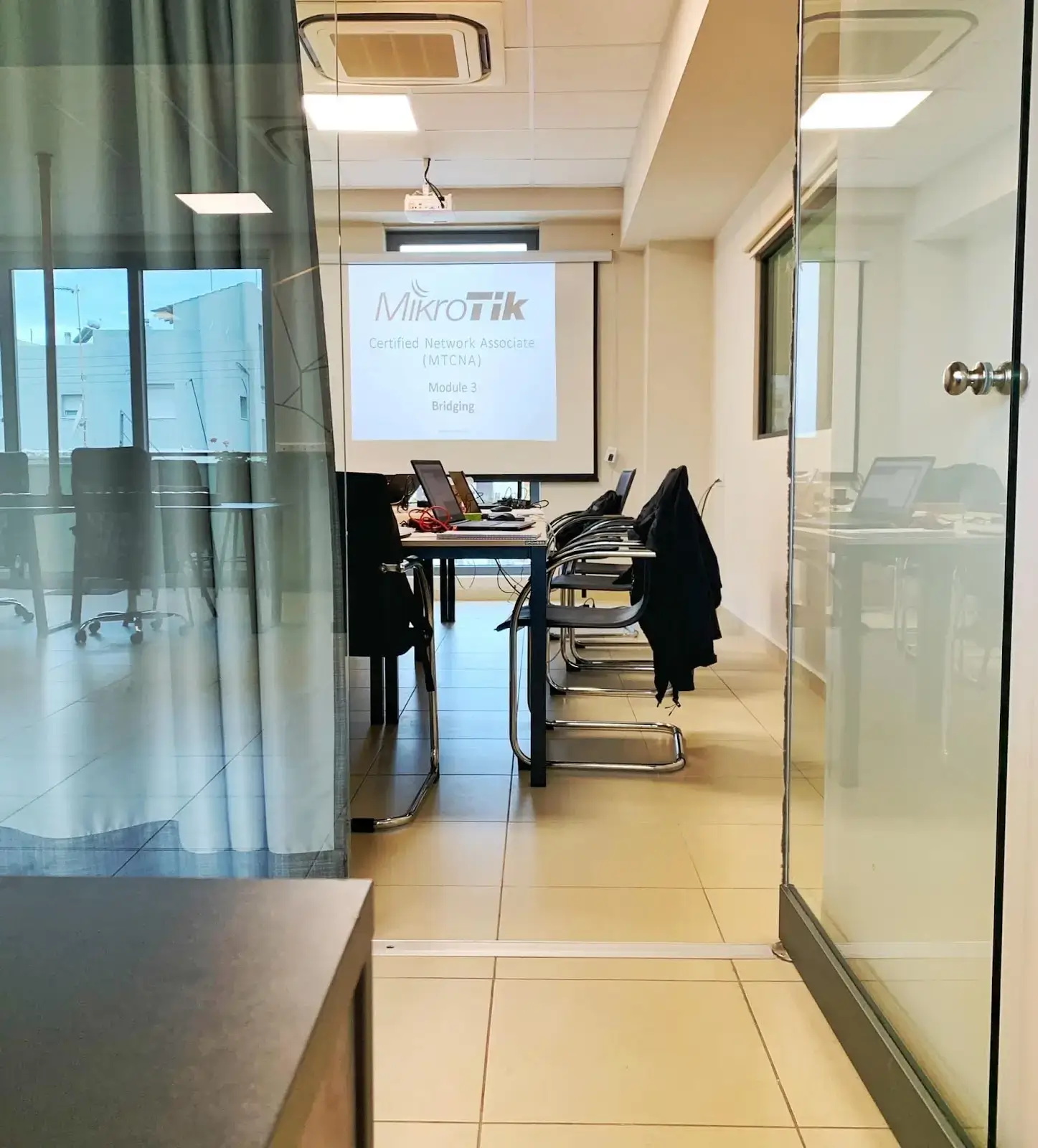 Workhub interior photo 5