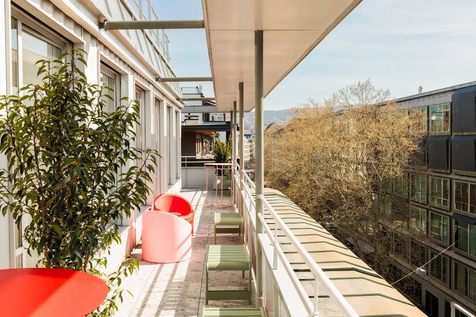 Headsquarter - The Artistic interior photo 10