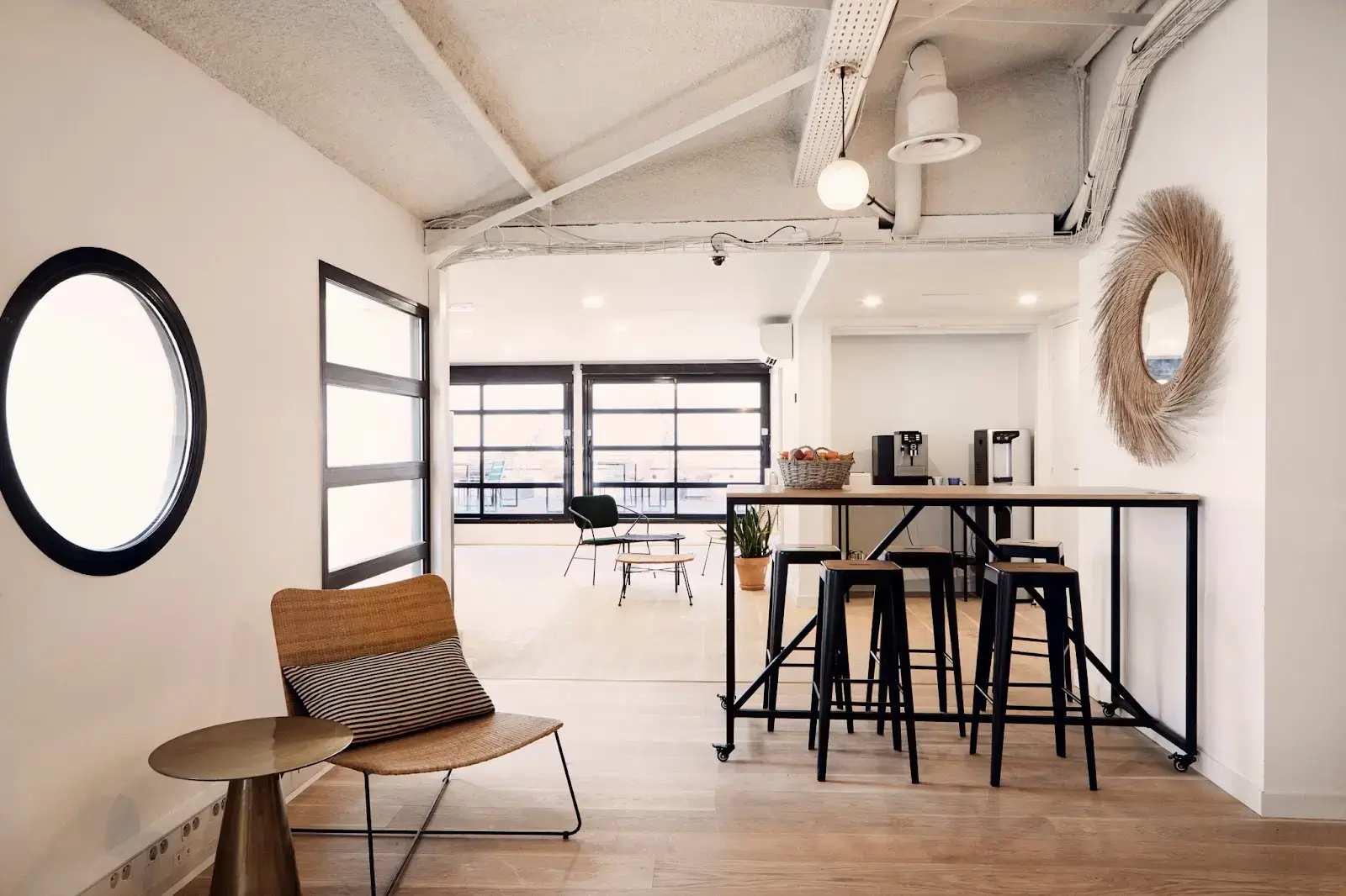 Morning, Duhesme interior photo 5