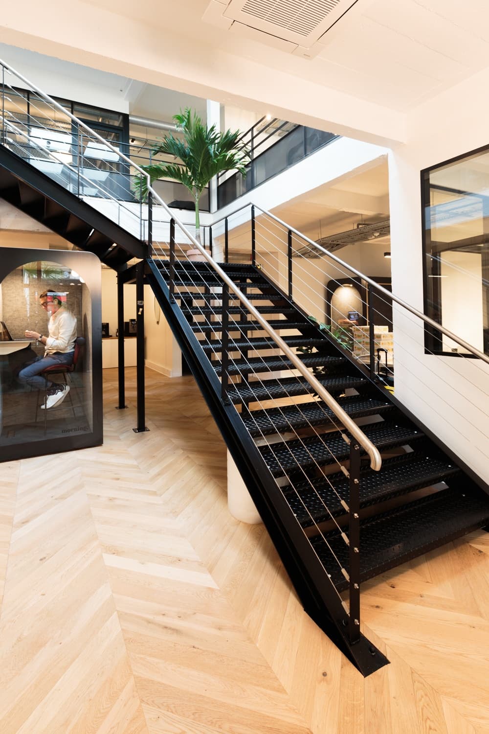 Morning, Dulong interior photo 2