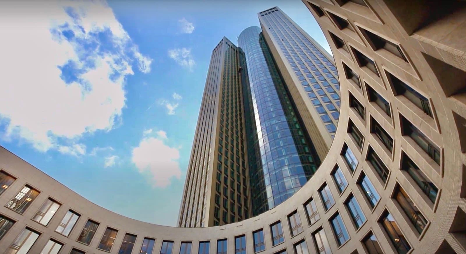 K-1 BusinessClub Tower 185 interior photo 2