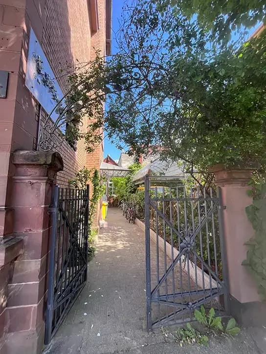 KONRAD RAUM interior photo 6