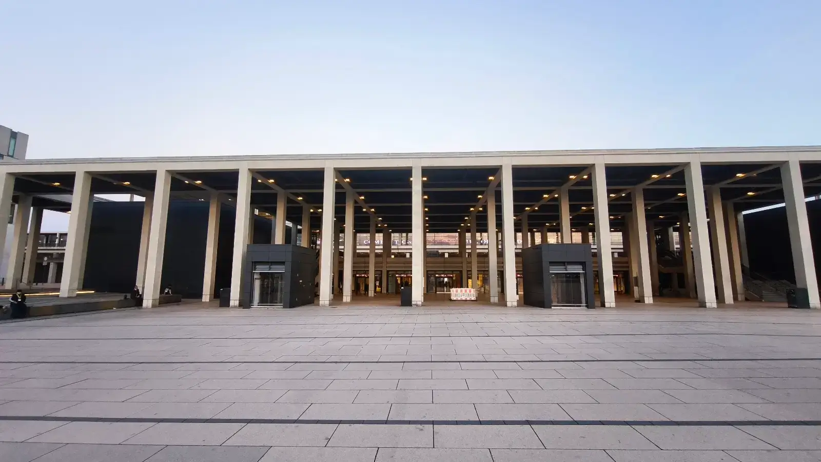 Regus Berlin Brandenburg Airport interior photo 5