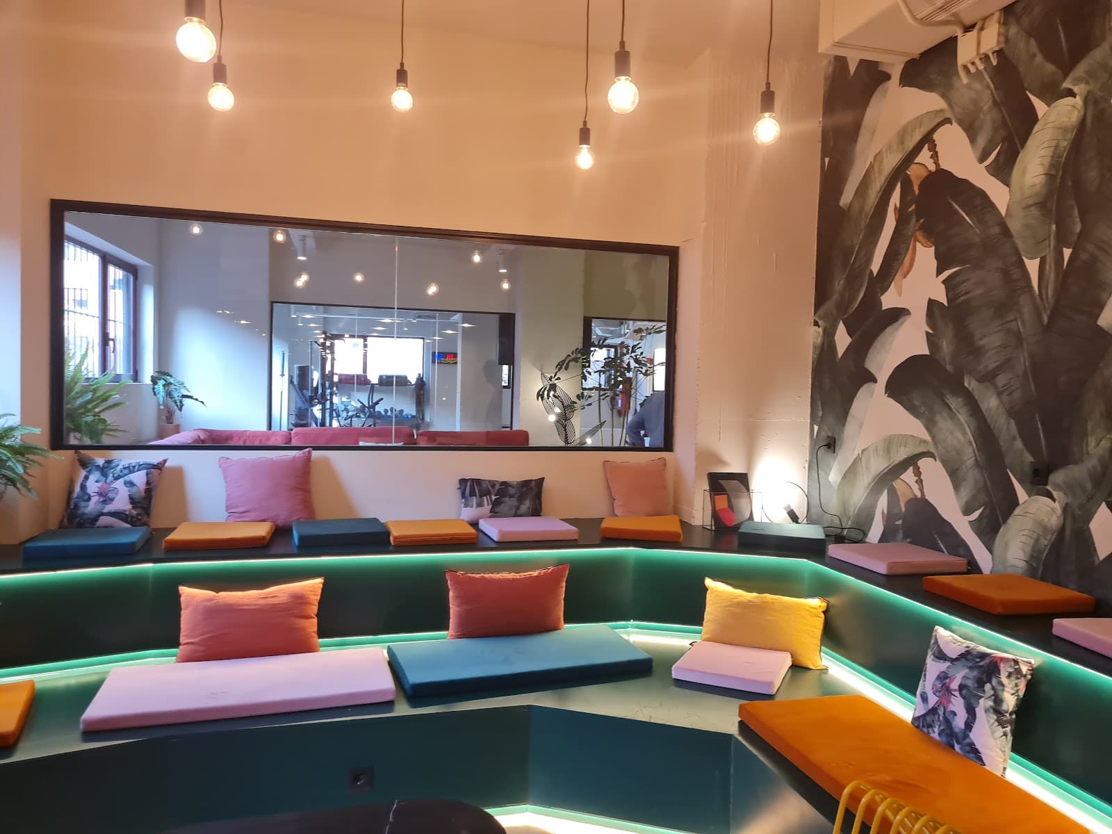 Monday Rio interior photo 5