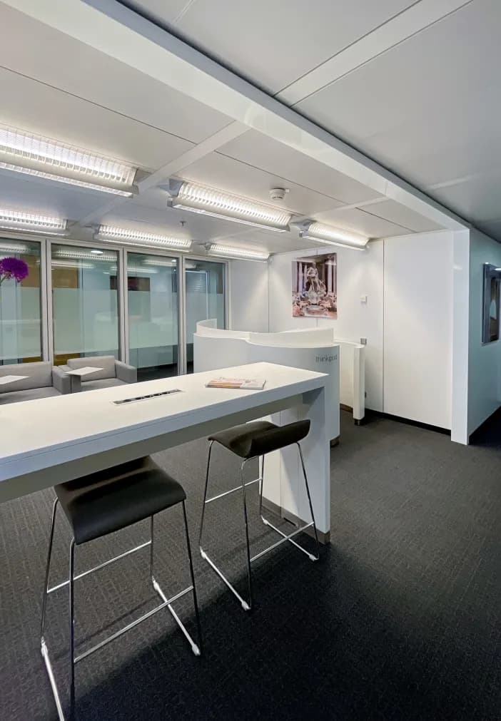 Signature by Regus Dusseldorf Stadttor 1 interior photo 5