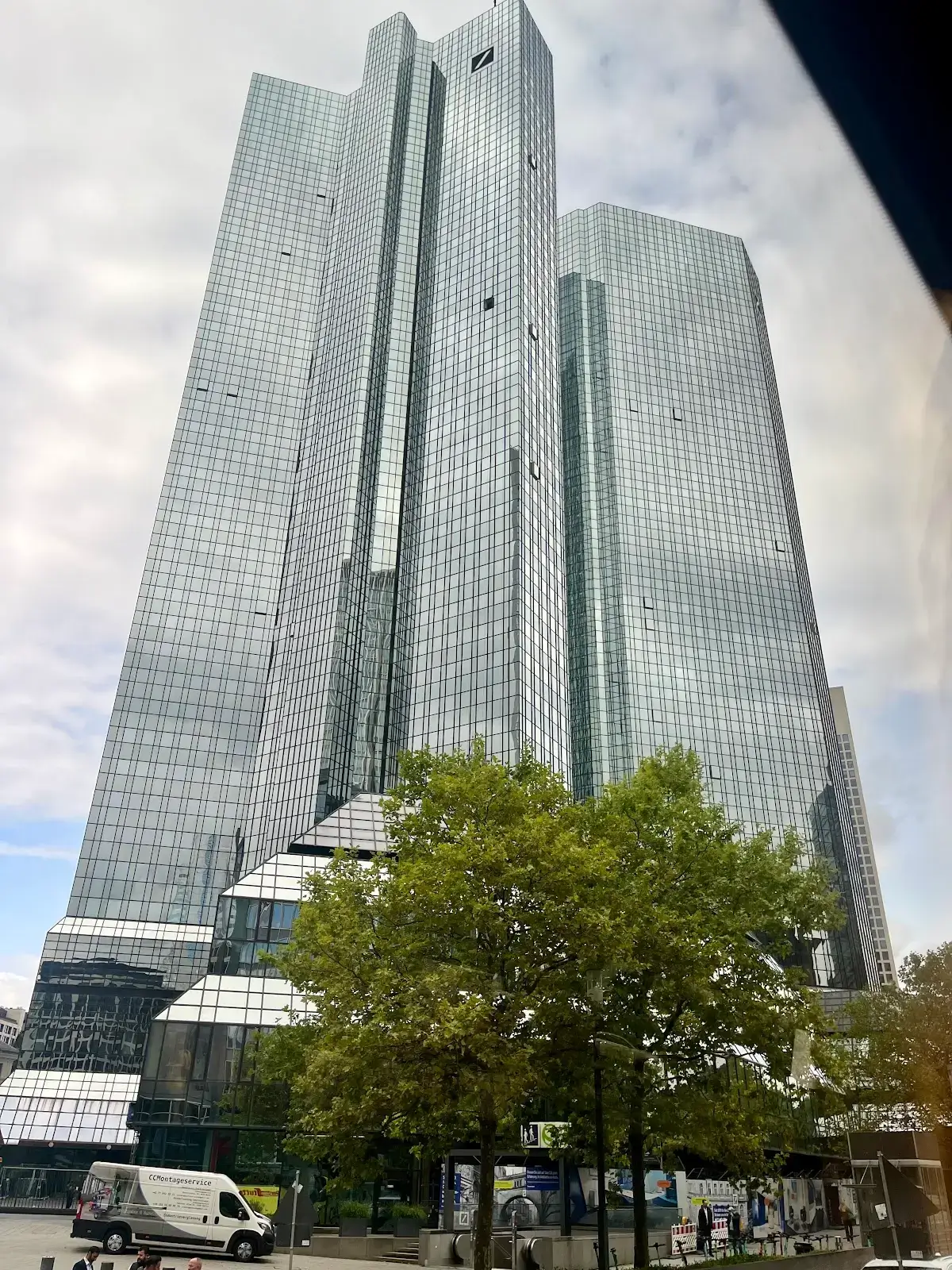 Satellite Office Frankfurt Villa Sander interior photo 3