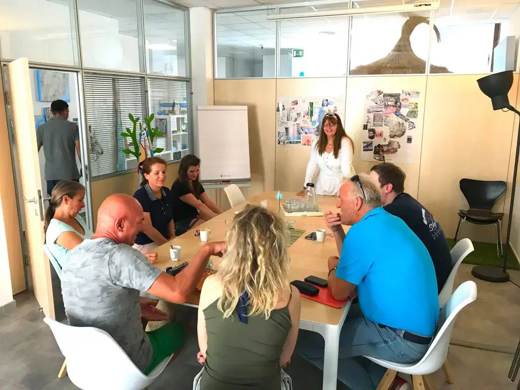 Rayaworx Coworking interior photo 5